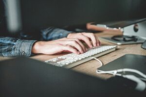 ERP para PYMES costarricenses - Odoo QuickBooks SAP Business One